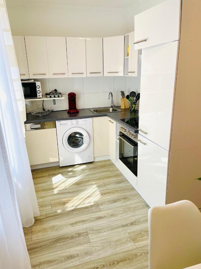 Prime Host Balcony Apartment คาร์ลสรูเฮอ ภายนอก รูปภาพ