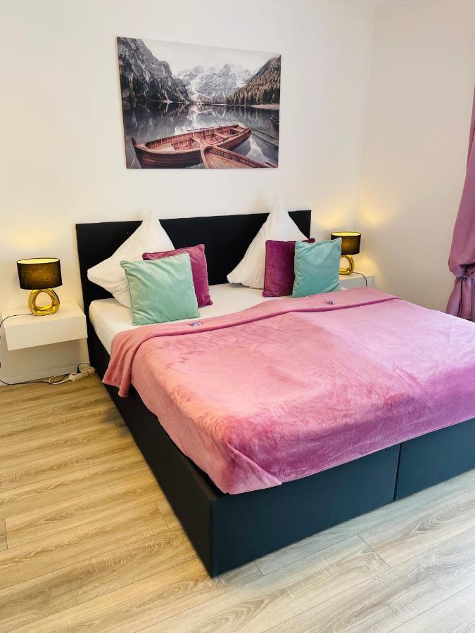 Prime Host Balcony Apartment คาร์ลสรูเฮอ ภายนอก รูปภาพ